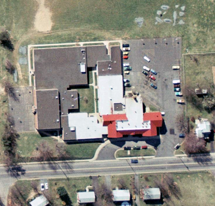 Aerial photograph of Louise Archer Elementary School.
