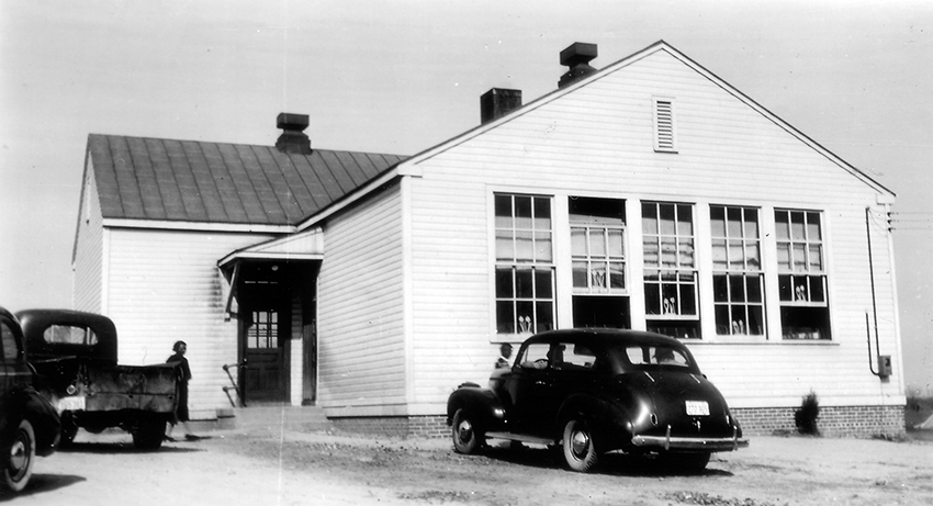 Black and white photograph of the Vienna Colored School taken in 1942.